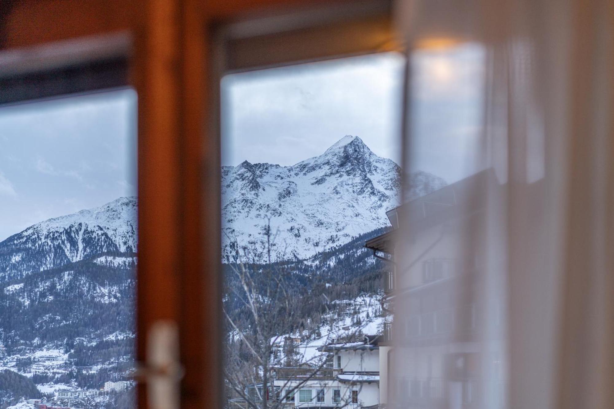 Haus Carolin Apartment *
